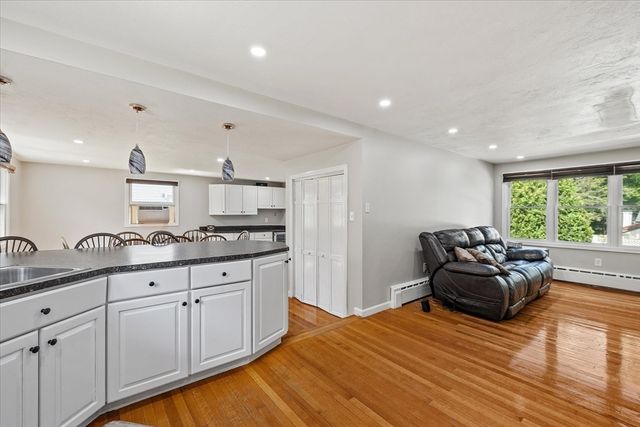 3 Arrowhead Ave, Auburn, MA 01501