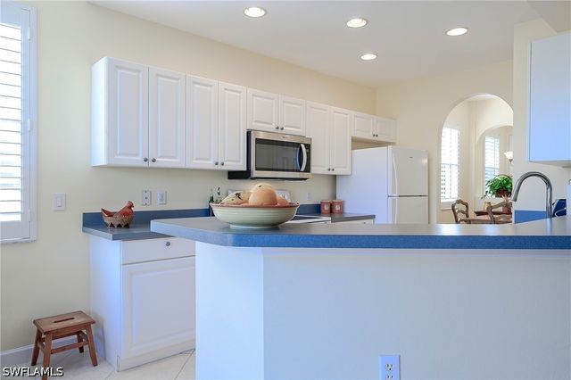 3052 Horizon LN 1207, Naples, FL 34109