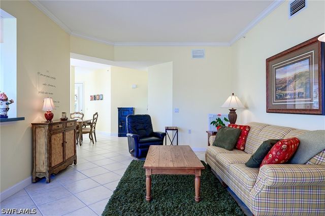 3052 Horizon LN 1207, Naples, FL 34109