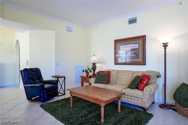 3052 Horizon LN 1207, Naples, FL 34109