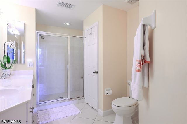 3052 Horizon LN 1207, Naples, FL 34109