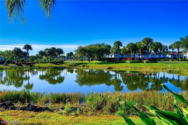 3052 Horizon LN 1207, Naples, FL 34109