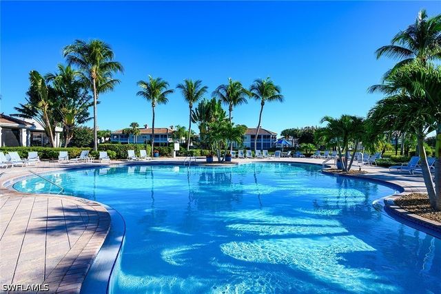 3052 Horizon LN 1207, Naples, FL 34109