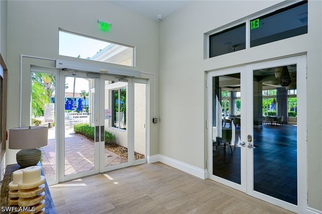 3052 Horizon LN 1207, Naples, FL 34109