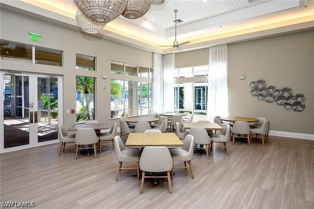 3052 Horizon LN 1207, Naples, FL 34109