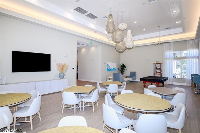 3052 Horizon LN 1207, Naples, FL 34109