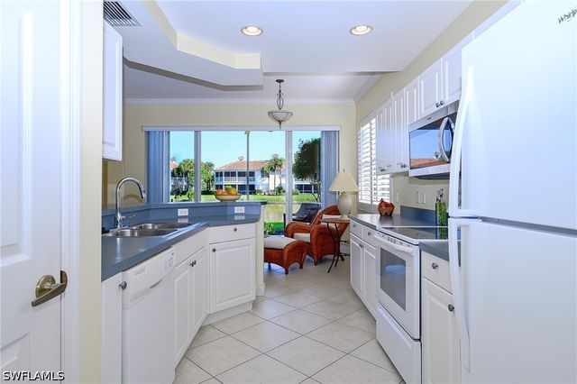 3052 Horizon LN 1207, Naples, FL 34109