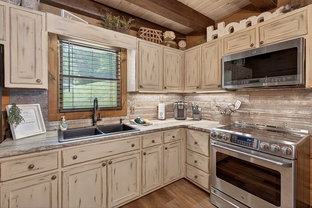 353 Sunrise Road, Blue Ridge, GA 30513