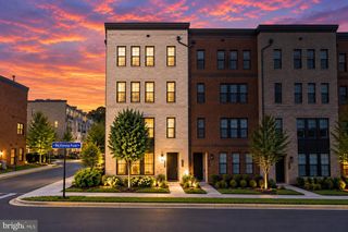 1746 MCKENNA POINT DR #1601, Mclean, VA 22102