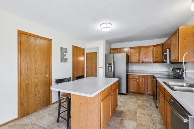 1705 NE Innsbruck Court, Ankeny, IA 50021
