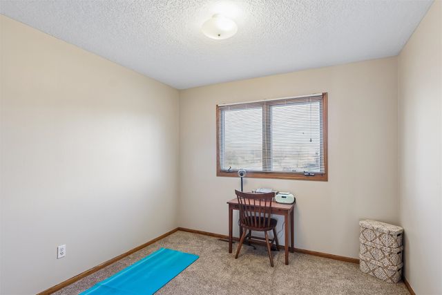 1705 NE Innsbruck Court, Ankeny, IA 50021