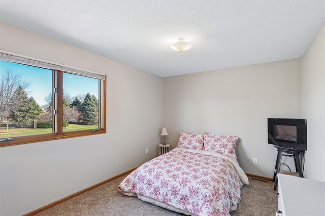 1705 NE Innsbruck Court, Ankeny, IA 50021