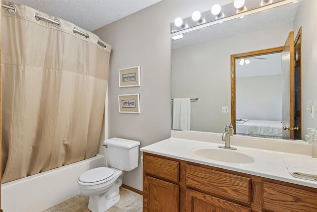 1705 NE Innsbruck Court, Ankeny, IA 50021