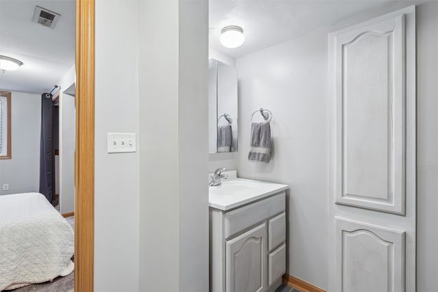 1705 NE Innsbruck Court, Ankeny, IA 50021