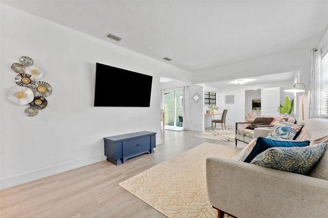 3709 W GRIFLOW STREET, Tampa, FL 33629