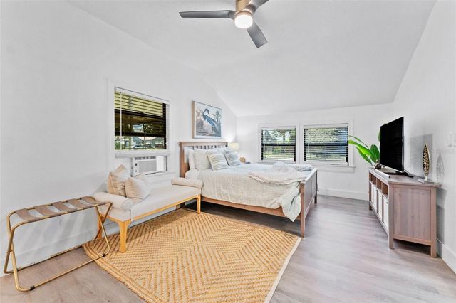 3709 W GRIFLOW STREET, Tampa, FL 33629