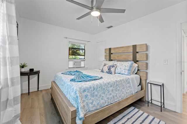 3709 W GRIFLOW STREET, Tampa, FL 33629