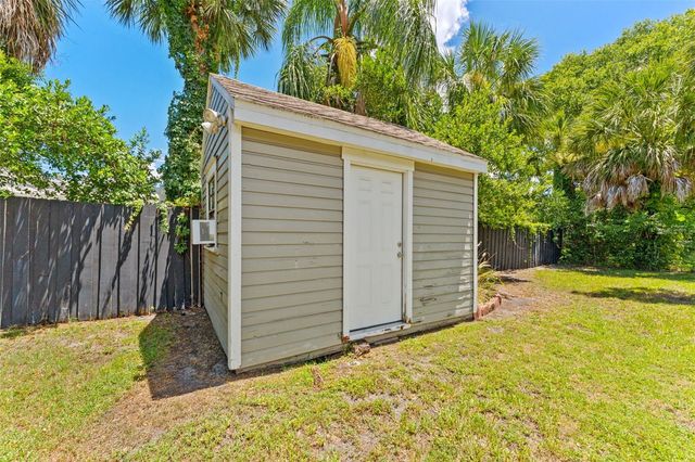 3709 W GRIFLOW STREET, Tampa, FL 33629