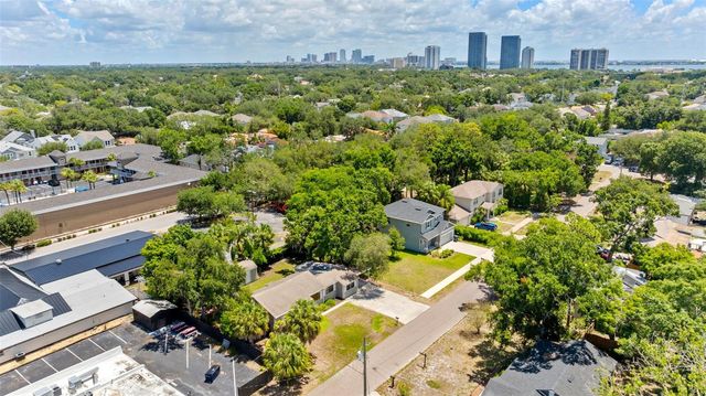 3709 W GRIFLOW STREET, Tampa, FL 33629
