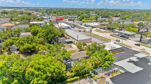3709 W GRIFLOW STREET, Tampa, FL 33629