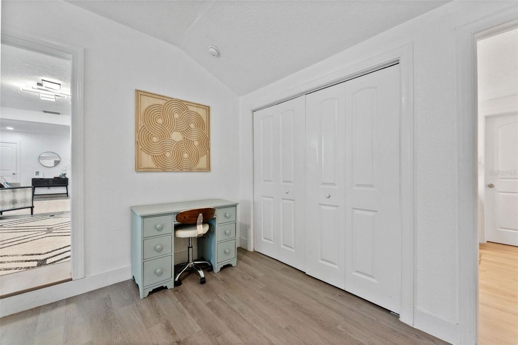 Image 20 of property listing at 3709 W GRIFLOW STREET, Tampa, FL 33629