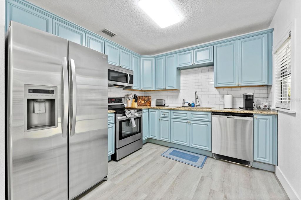 Image 4 of property listing at 3709 W GRIFLOW STREET, Tampa, FL 33629