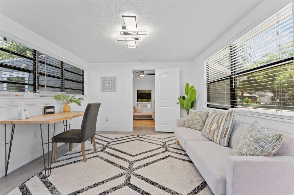 Image 5 of property listing at 3709 W GRIFLOW STREET, Tampa, FL 33629