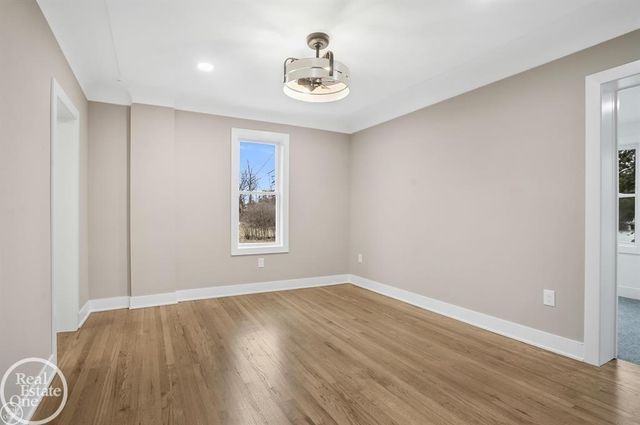 8894 Arnold Road, Fair Haven, MI 48023