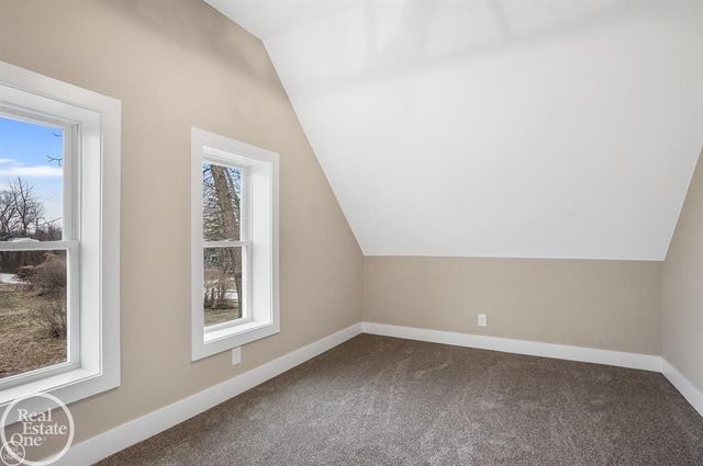 8894 Arnold Road, Fair Haven, MI 48023