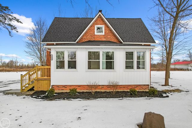 8894 Arnold Road, Fair Haven, MI 48023