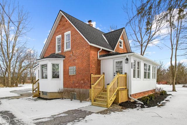 8894 Arnold Road, Fair Haven, MI 48023