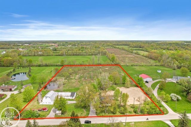 8894 Arnold Road, Fair Haven, MI 48023