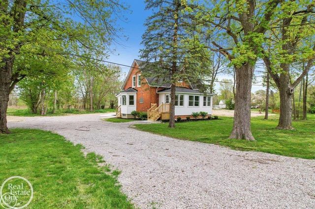 8894 Arnold Road, Fair Haven, MI 48023