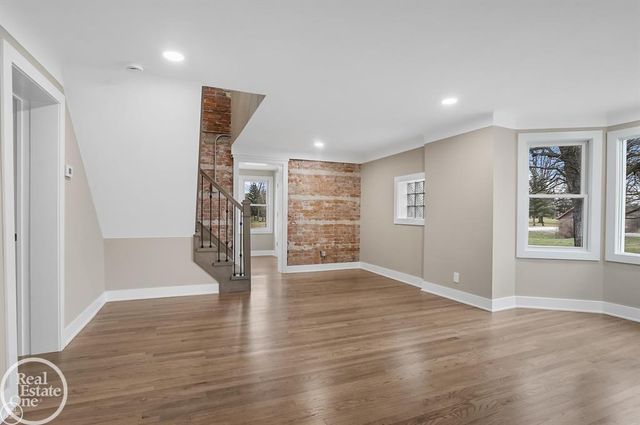 8894 Arnold Road, Fair Haven, MI 48023