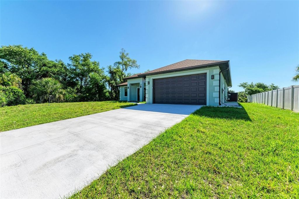 Image 54 of property listing at 756 BOWMAN TERRACE, Port Charlotte, FL 33953