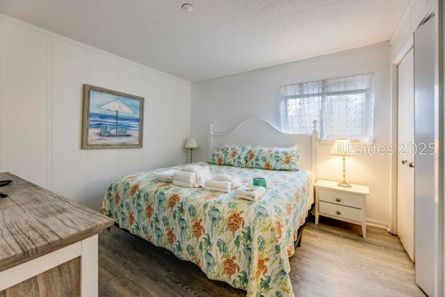 40 Folly Field Road 244, Hilton Head Island, SC 29928