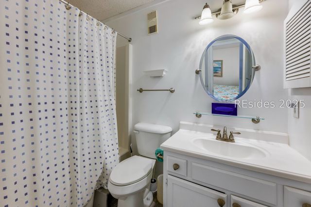 40 Folly Field Road 244, Hilton Head Island, SC 29928