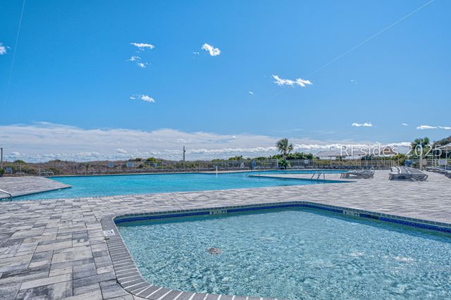 40 Folly Field Road 244, Hilton Head Island, SC 29928