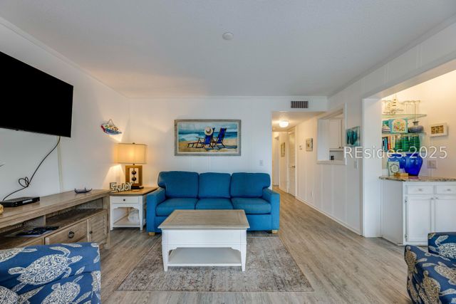 40 Folly Field Road 244, Hilton Head Island, SC 29928