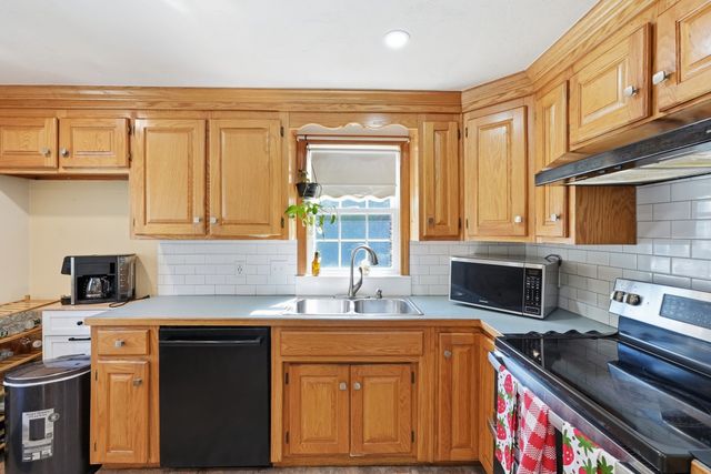 305 Mount Vernon St, Fitchburg, MA 01420