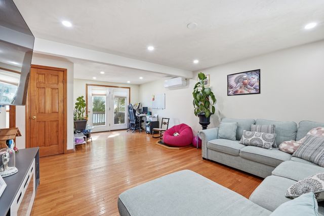 305 Mount Vernon St, Fitchburg, MA 01420
