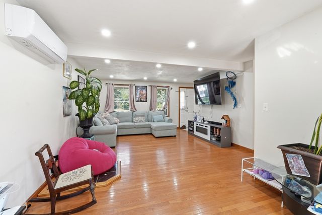 305 Mount Vernon St, Fitchburg, MA 01420