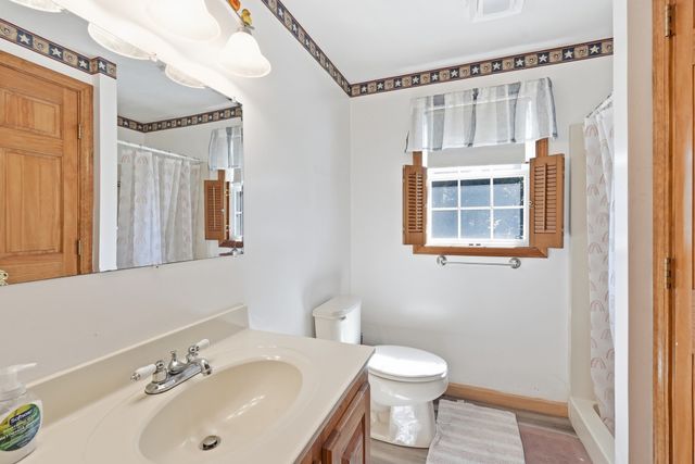 305 Mount Vernon St, Fitchburg, MA 01420