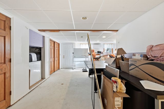 305 Mount Vernon St, Fitchburg, MA 01420