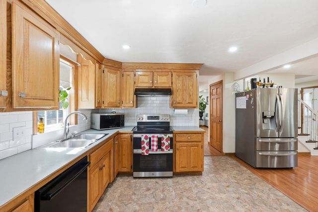 305 Mount Vernon St, Fitchburg, MA 01420