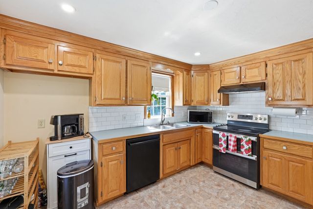305 Mount Vernon St, Fitchburg, MA 01420