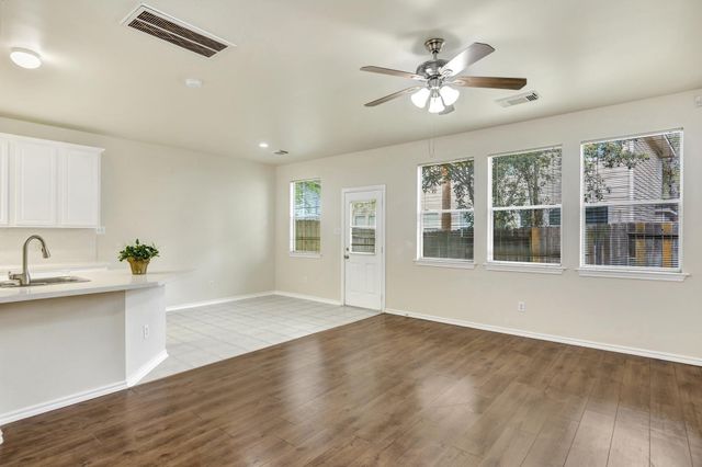 39 Camellia Grove Circle, The Woodlands, TX 77382