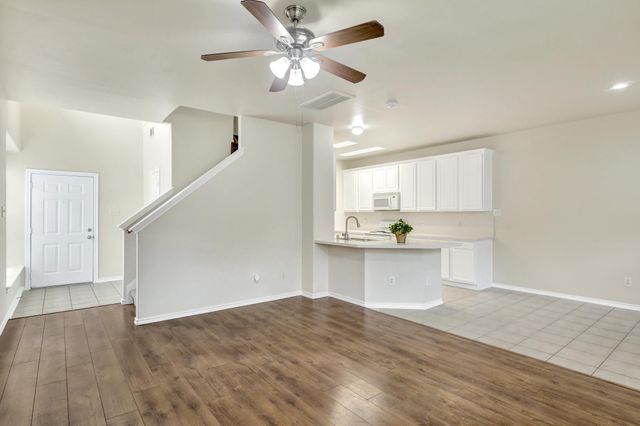 39 Camellia Grove Circle, The Woodlands, TX 77382