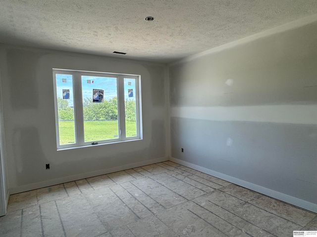 21313 Y Street, Elkhorn, NE 68022