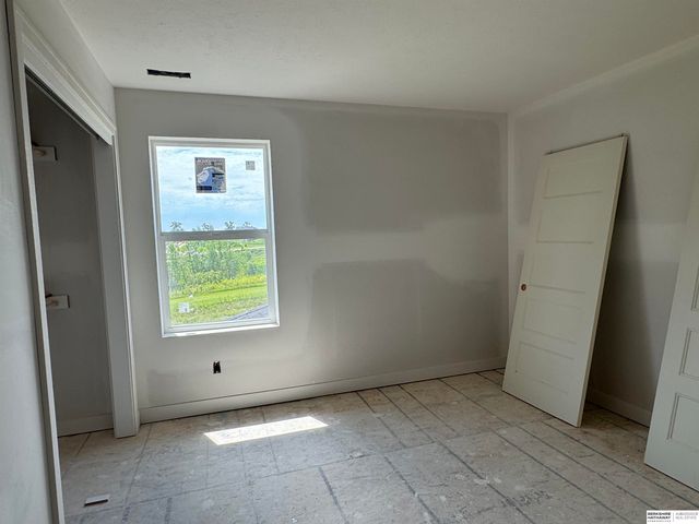 21313 Y Street, Elkhorn, NE 68022